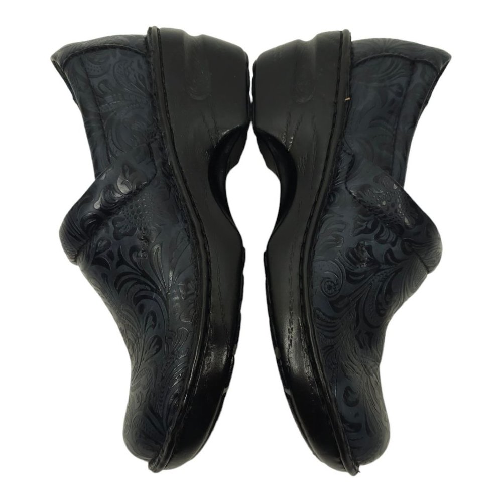 BOC Clog Wedge Comfort Shoe Womens Size 7 Navy Embossed Slip On Born Concepts - Picture 2 of 11